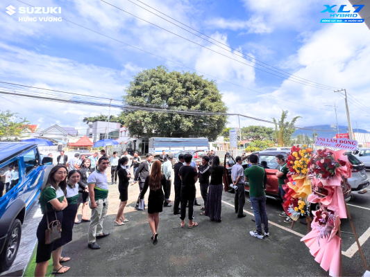 Recap-su-kien-ra-mat-xl7-hybrid