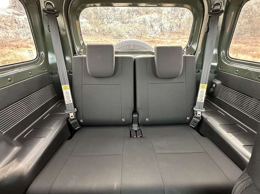 xe-offroad-suzuki-jimny-suv-offroad-dang-chu-y-tai-viet-nam