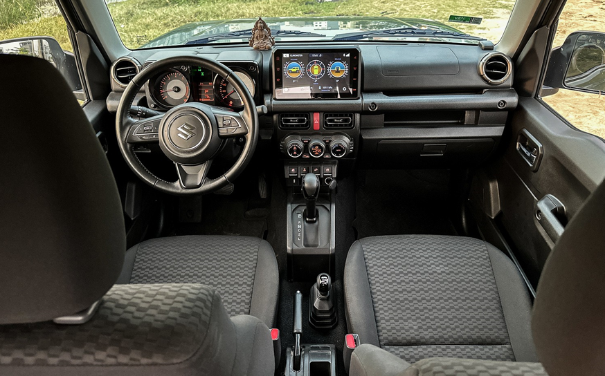 xe-offroad-suzuki-jimny-suv-offroad-dang-chu-y-tai-viet-nam