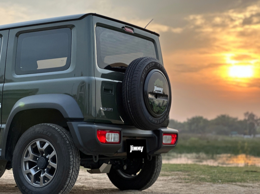 xe-offroad-suzuki-jimny-suv-offroad-dang-chu-y-tai-viet-nam