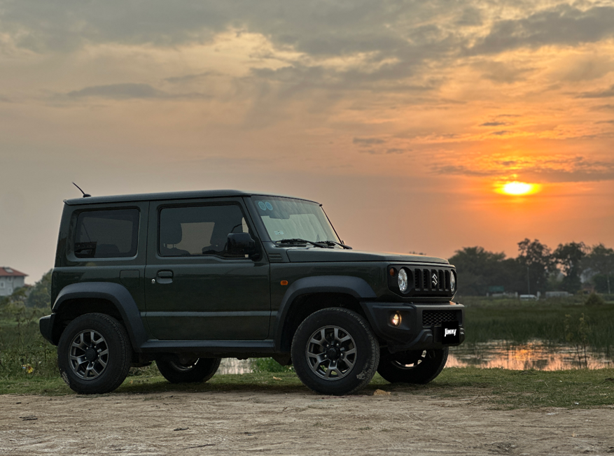 xe-offroad-suzuki-jimny-suv-offroad-dang-chu-y-tai-viet-nam